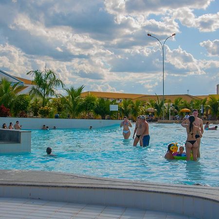 Lacqua Di Roma, Com Fogao Geladeira E Parque Aquatico 24H Daire Caldas Novas Dış mekan fotoğraf